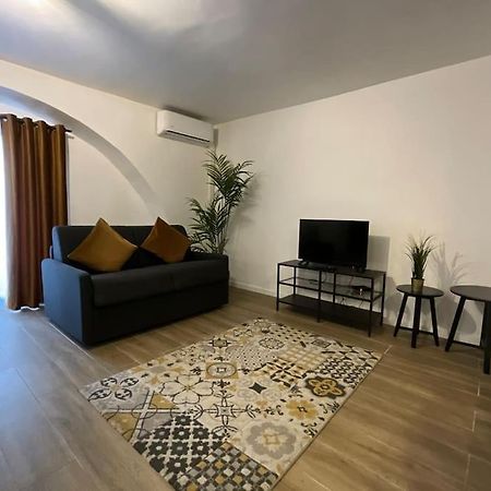 Ks Paris Studio Appart Near Station Gare Du Nord And Gare De L Est Bagian luar foto