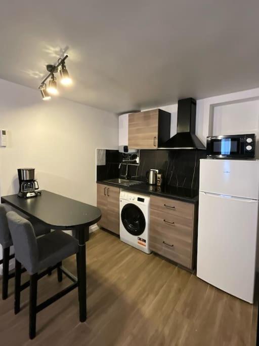 Ks Paris Studio Appart Near Station Gare Du Nord And Gare De L Est Bagian luar foto
